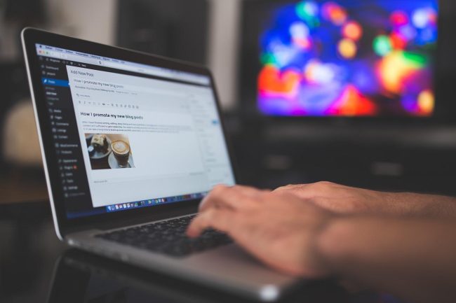 Using Client Logos on Your Website: What Writers and Freelancers Should Know